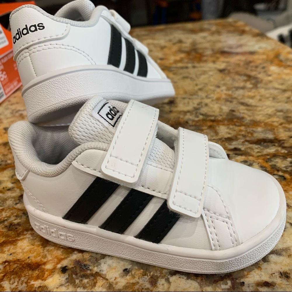 adidas grand court toddler tennis shoe • size 5